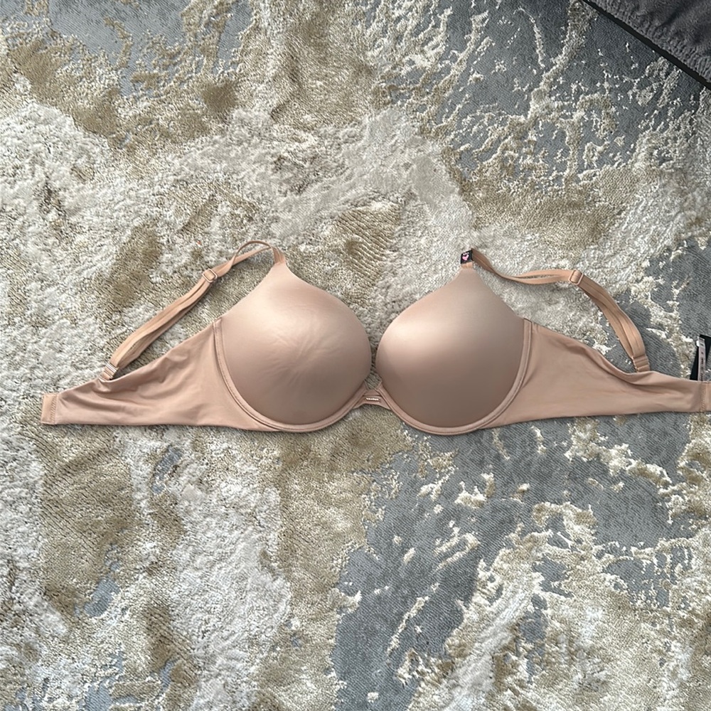 Nude Victoria Secret Plunge Bra